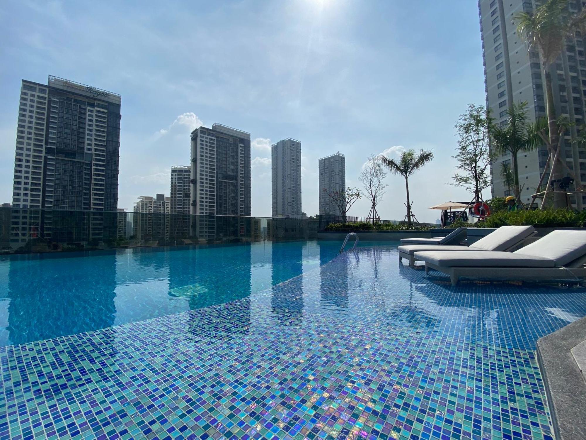 Lumiere Riverside - Raymond Holm - Luxurious 5-Star Apartment Thành Pho Ho Chí Minh Esterno foto