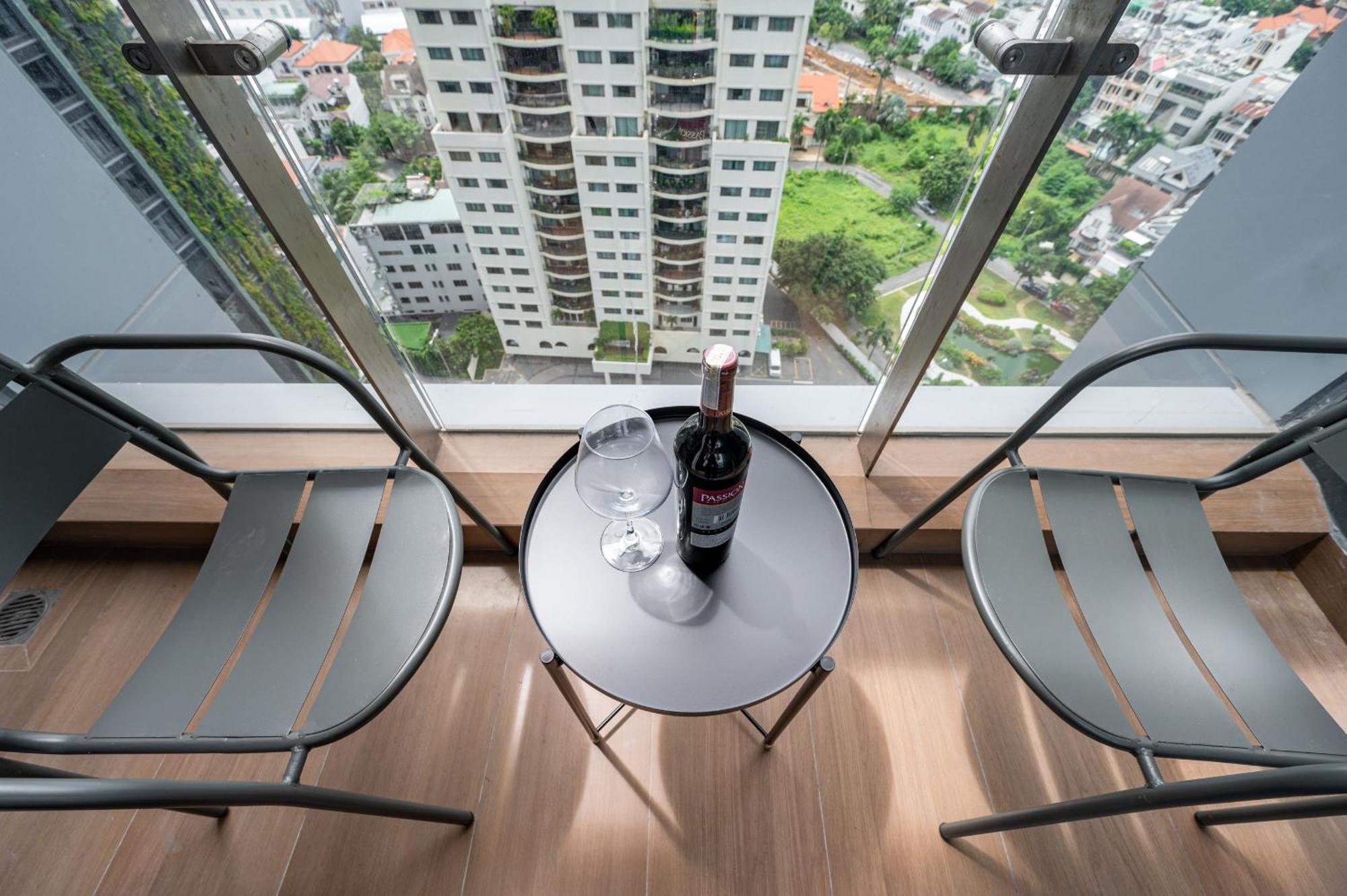 Lumiere Riverside - Raymond Holm - Luxurious 5-Star Apartment Thành Pho Ho Chí Minh Esterno foto