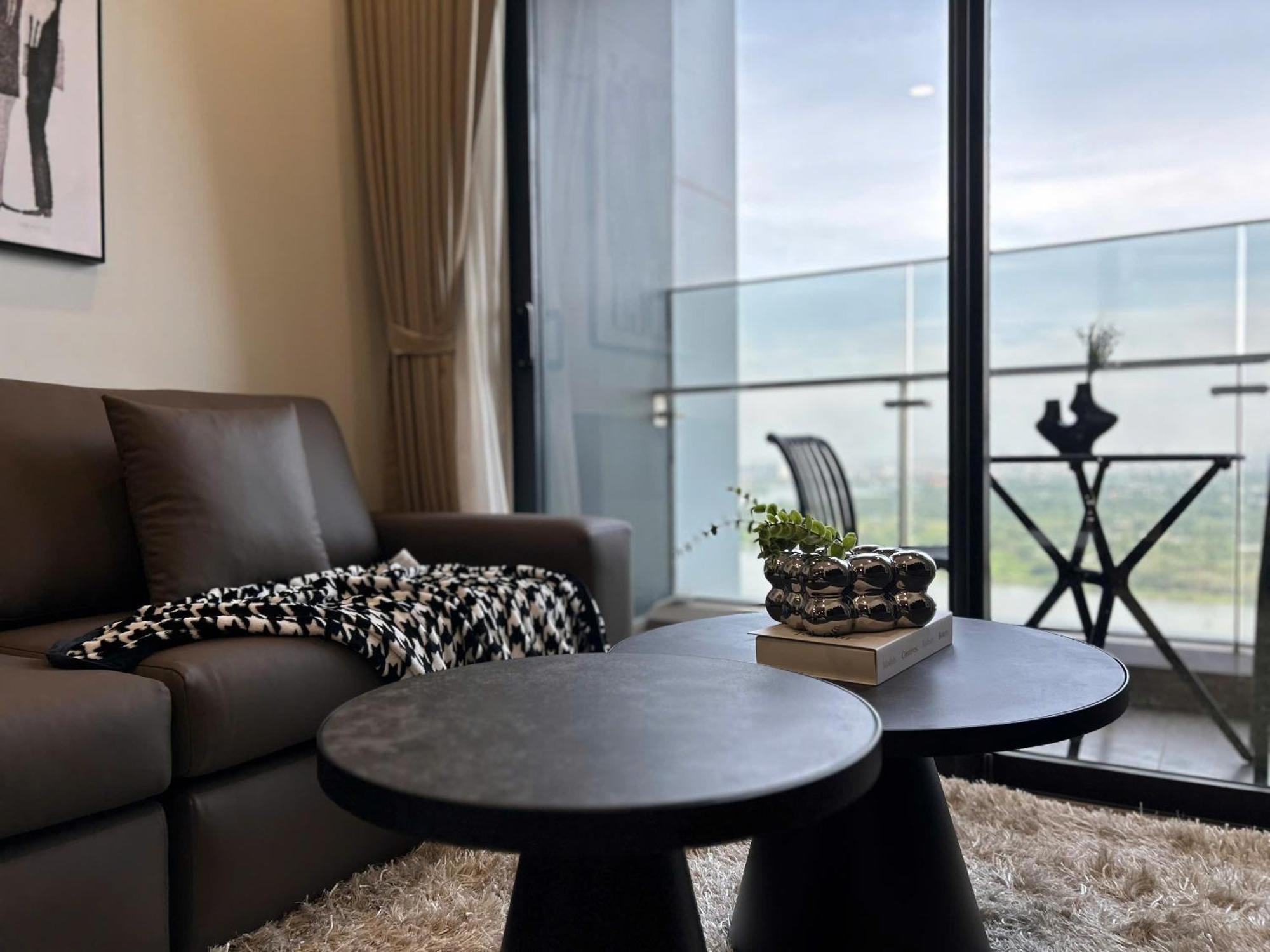 Lumiere Riverside - Raymond Holm - Luxurious 5-Star Apartment Thành Pho Ho Chí Minh Esterno foto
